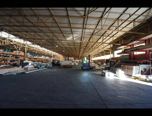 5,358M² WAREHOUSE TO LET IN LASER PARK